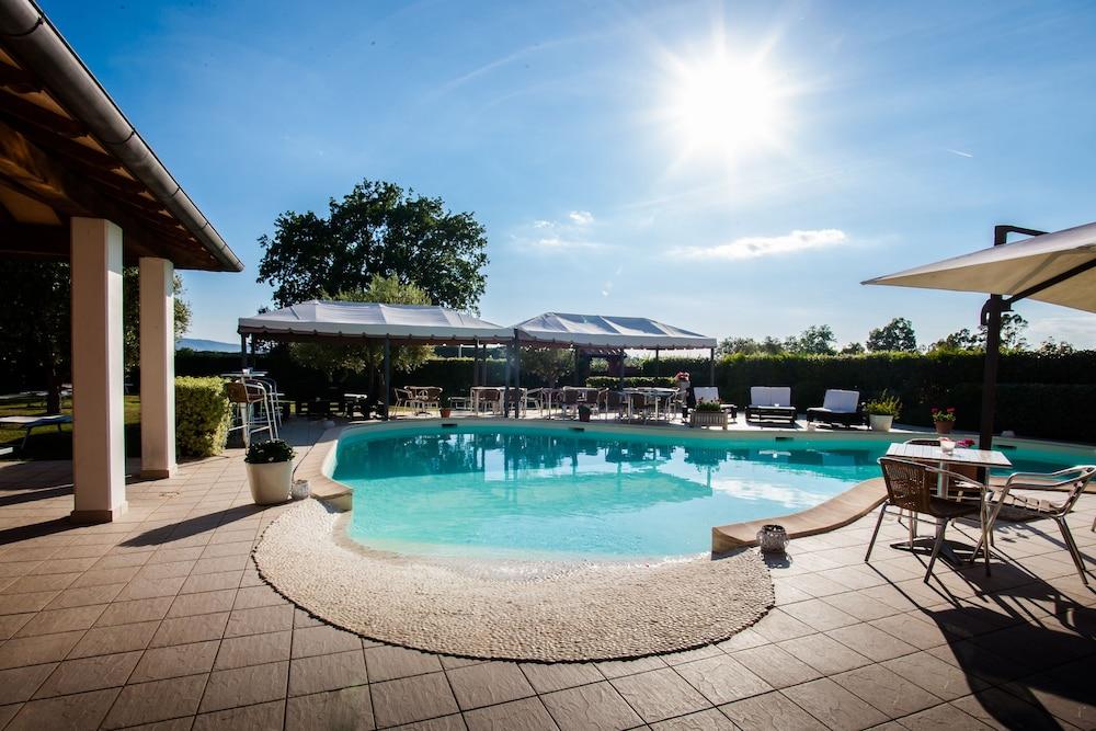 Hotel La Posta Di Torrenova Orbetello Eksteriør billede
