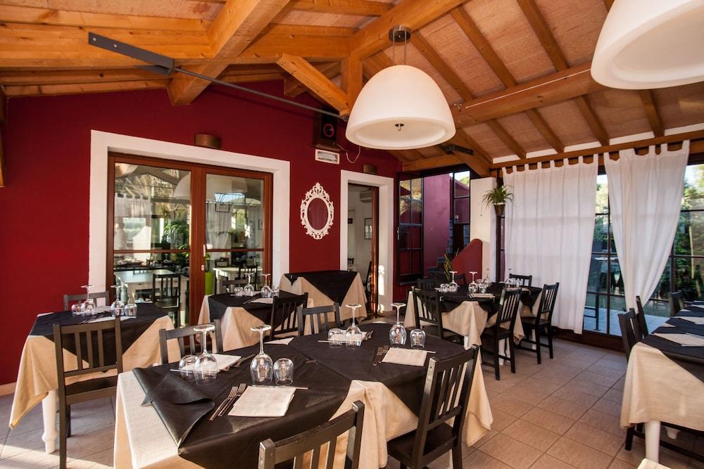 Hotel La Posta Di Torrenova Orbetello Eksteriør billede