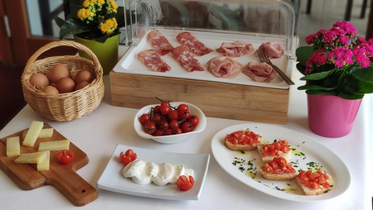 Hotel La Posta Di Torrenova Orbetello Eksteriør billede
